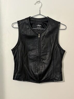 Maxima Wilsons Black Leather Zip-Front Vest